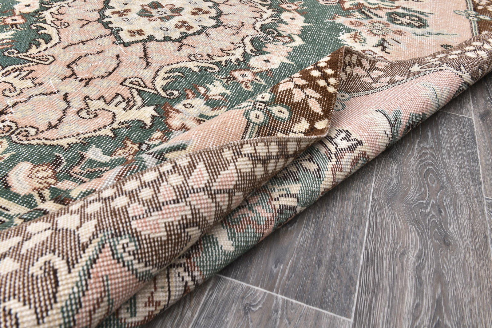 5'8'' x 9'5'' Handmade Vintage Wool Rug - 243969 - 13