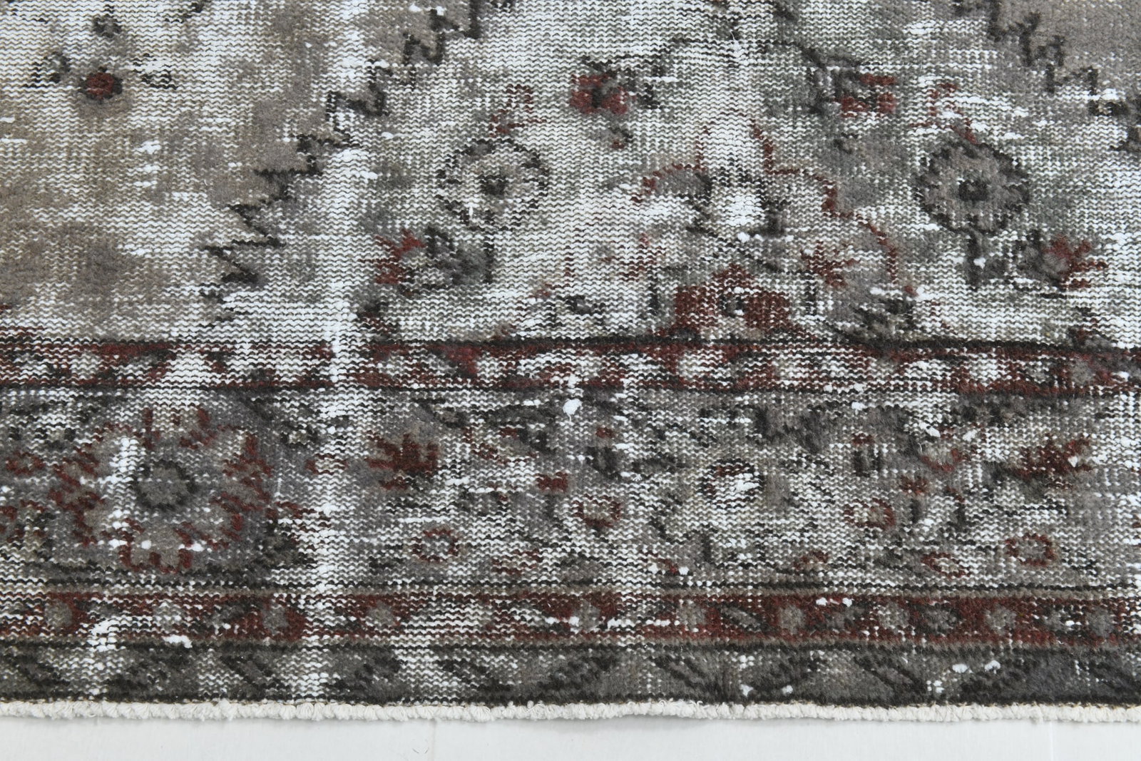 6'2'' x 10'3'' Handmade Vintage Wool Rug - 6633 - 12