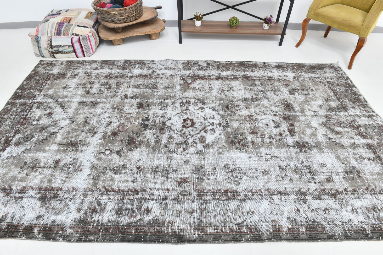 6'2'' x 10'3'' Handmade Vintage Wool Rug - 6633 - 3