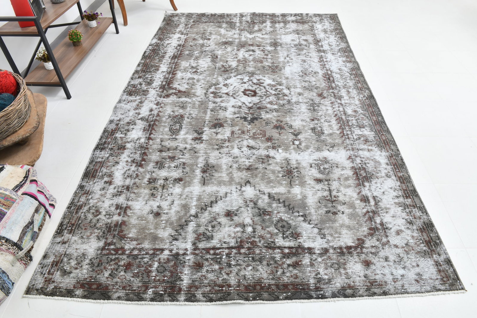 6'2'' x 10'3'' Handmade Vintage Wool Rug - 6633 - 5
