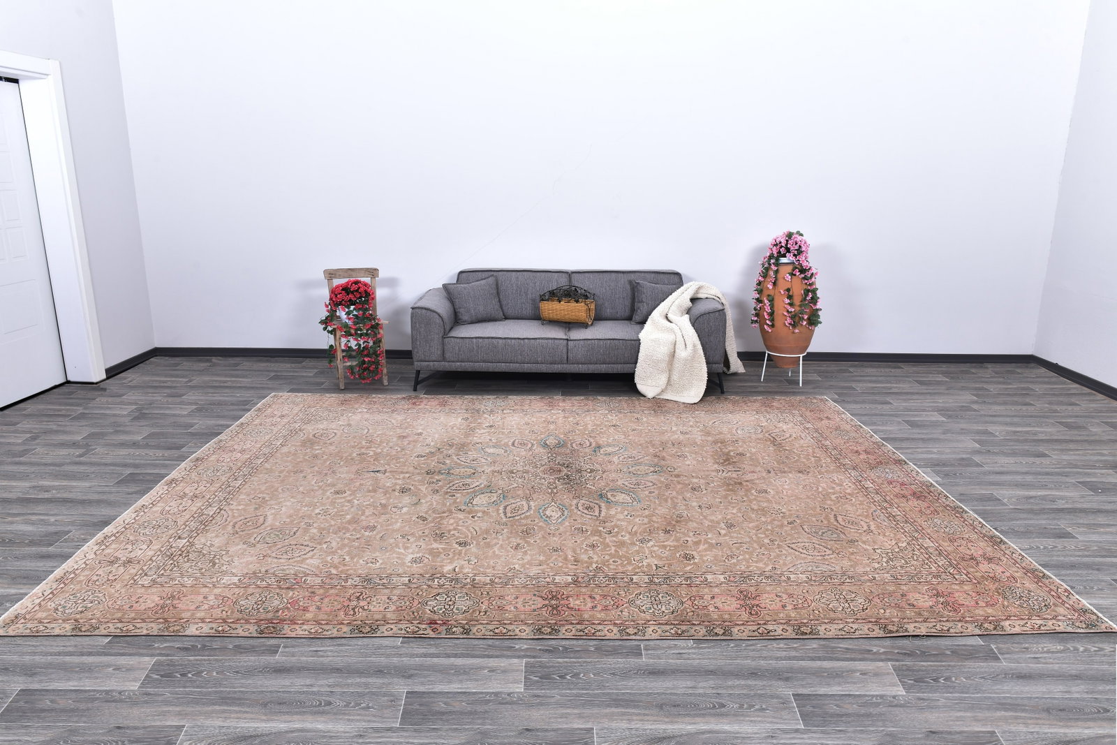 9'5'' x 13'1'' Unique Handmade Vintage Rug - 242394: Title: 9'5'' x 13'1'' Unique Handmade Vintage Rug - 242394 Description:9'5'' x 13'1'' Unique Handmade Vintage Rug - 242394 Origin:Turkiye Date/Period:1960-90 Materials:Wool,Cotton