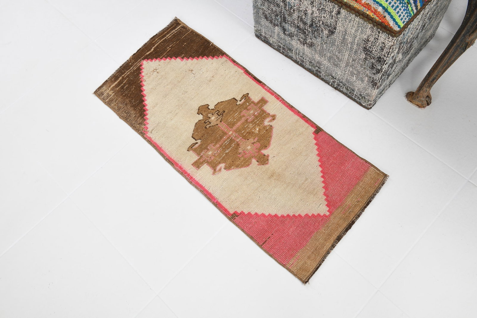 1'3'' x 2'11'' Decorative Vintage Rug - 19451 - 3