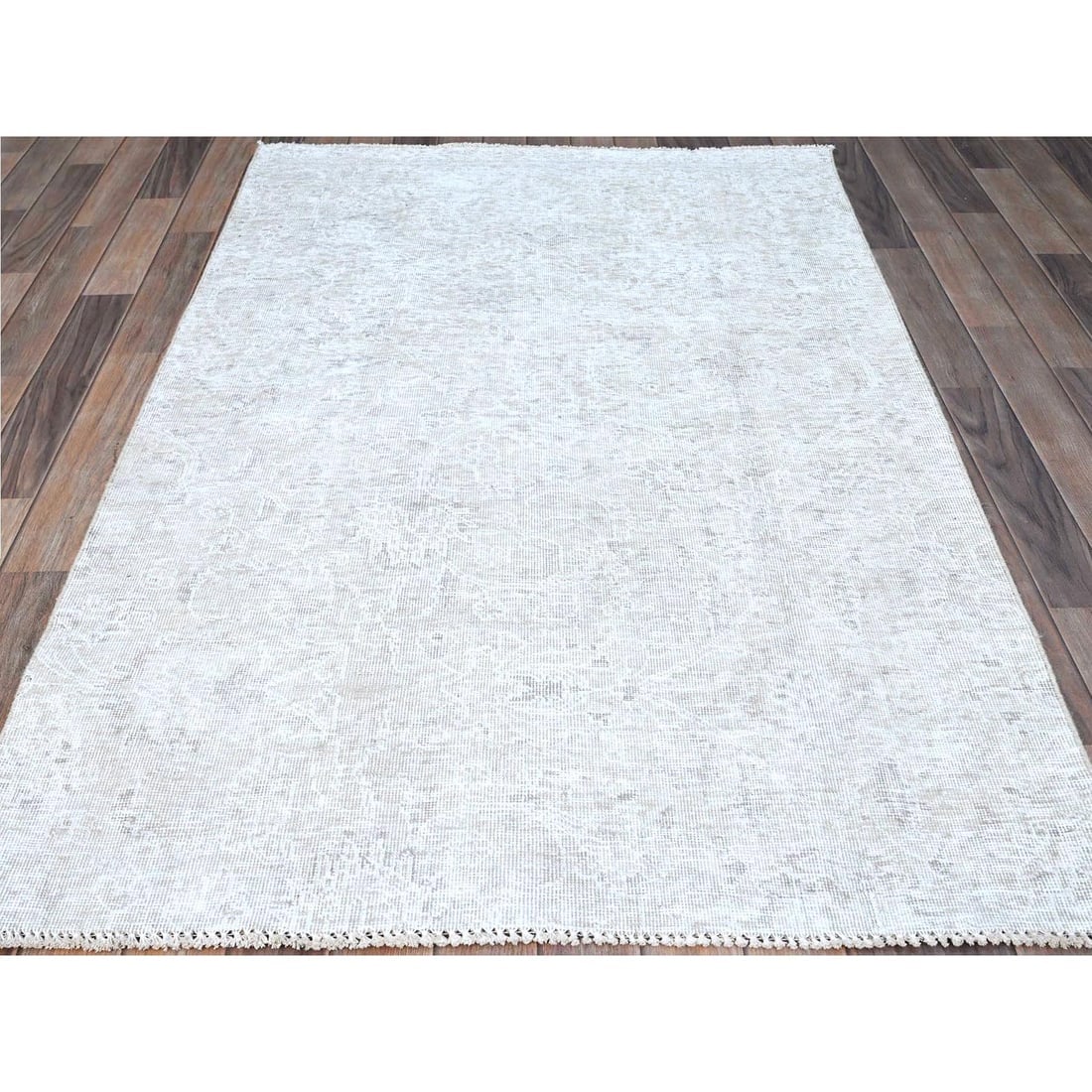 Alabaster White Organic Wool Zoroastrian Vintage Oriental Rug - 2