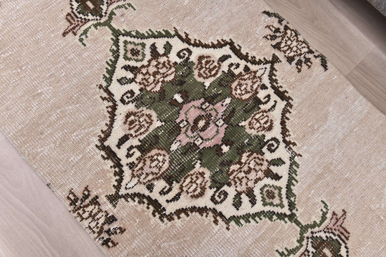 2'9'' x 8'8'' Decorative Vintage Rug - 242515 - 4