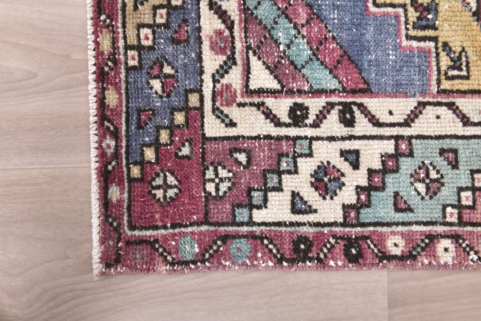 1'8'' x 2'10'' Turkish Vintage Runner Rug - 24050 - 9