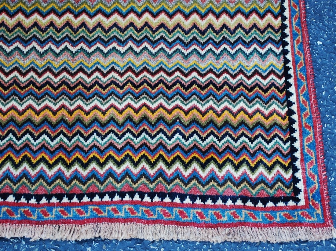 PERSIAN SHIRAZ RUG 3' 2" X 4' 9" - 2