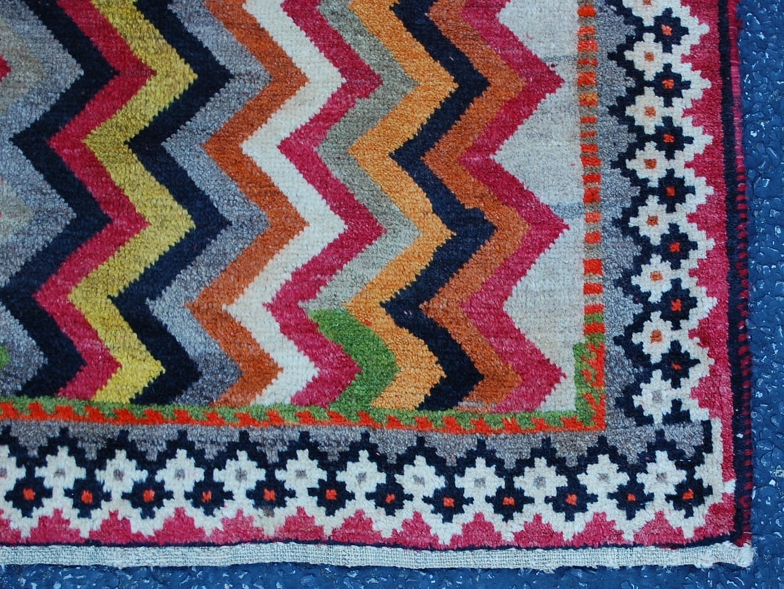 Persian SHIRAZ RUG 3' 8" X 6' 7" - 2