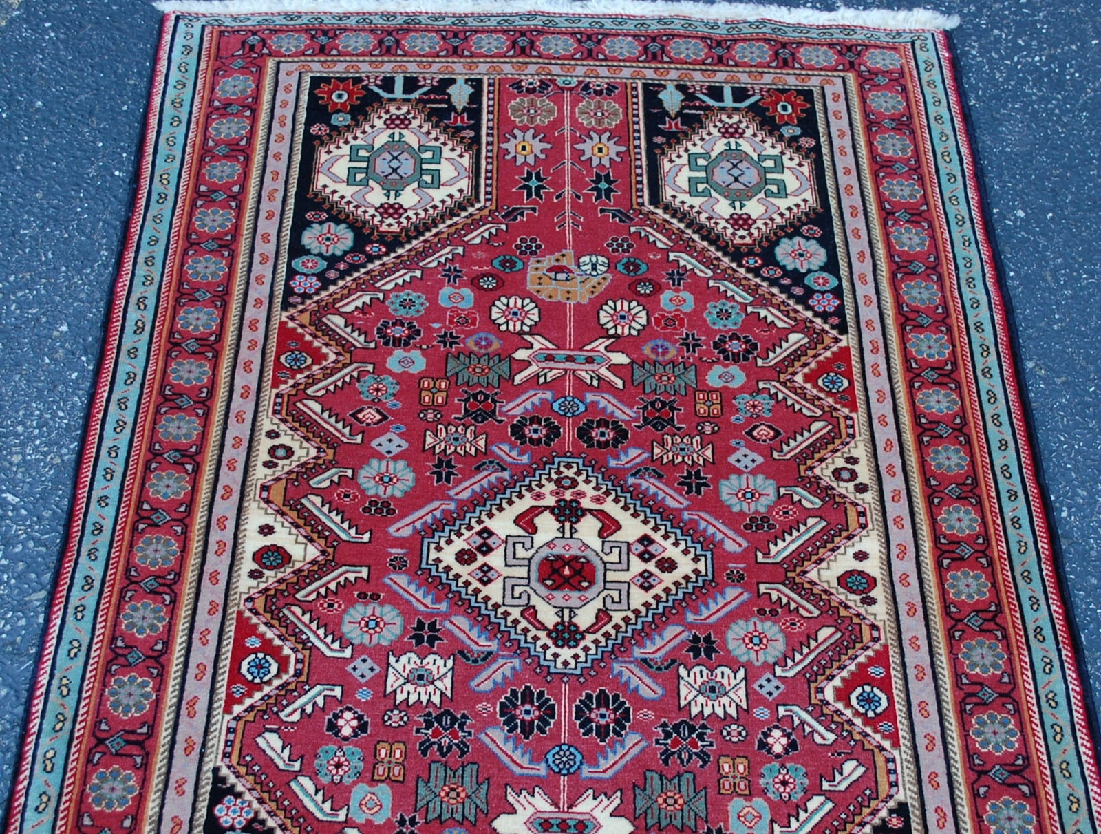 PERSIAN SHERAZ RUG 3'3" X 4'10" - 2