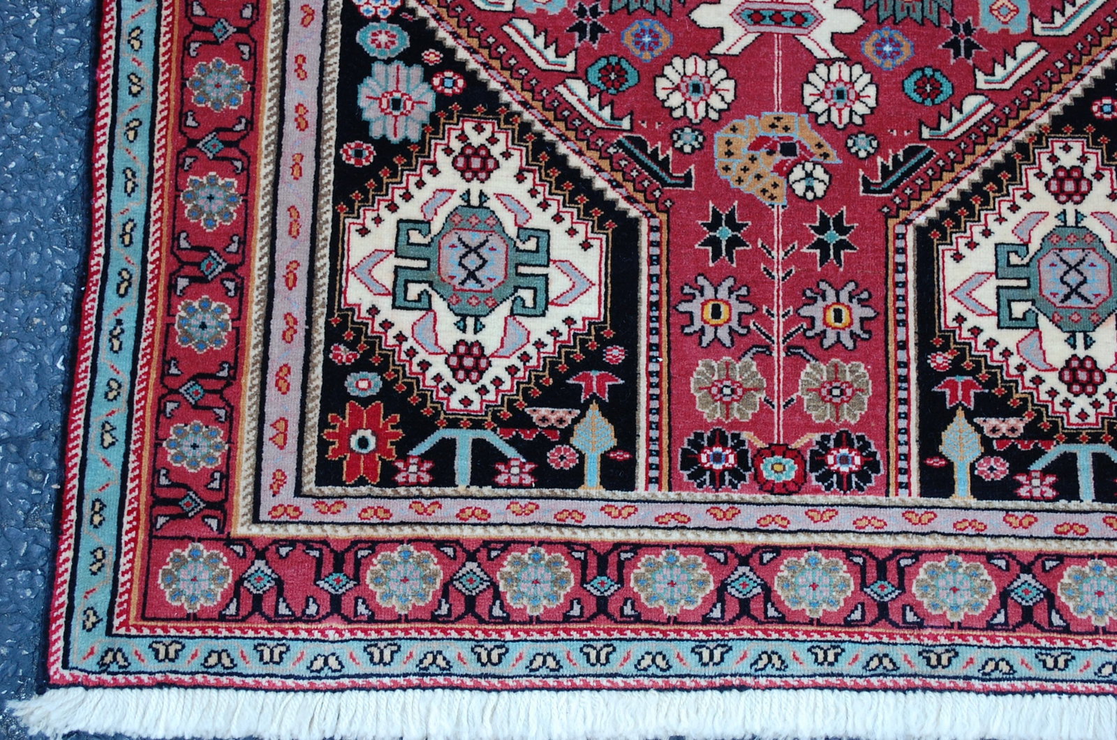 PERSIAN SHERAZ RUG 3'3" X 4'10" - 6