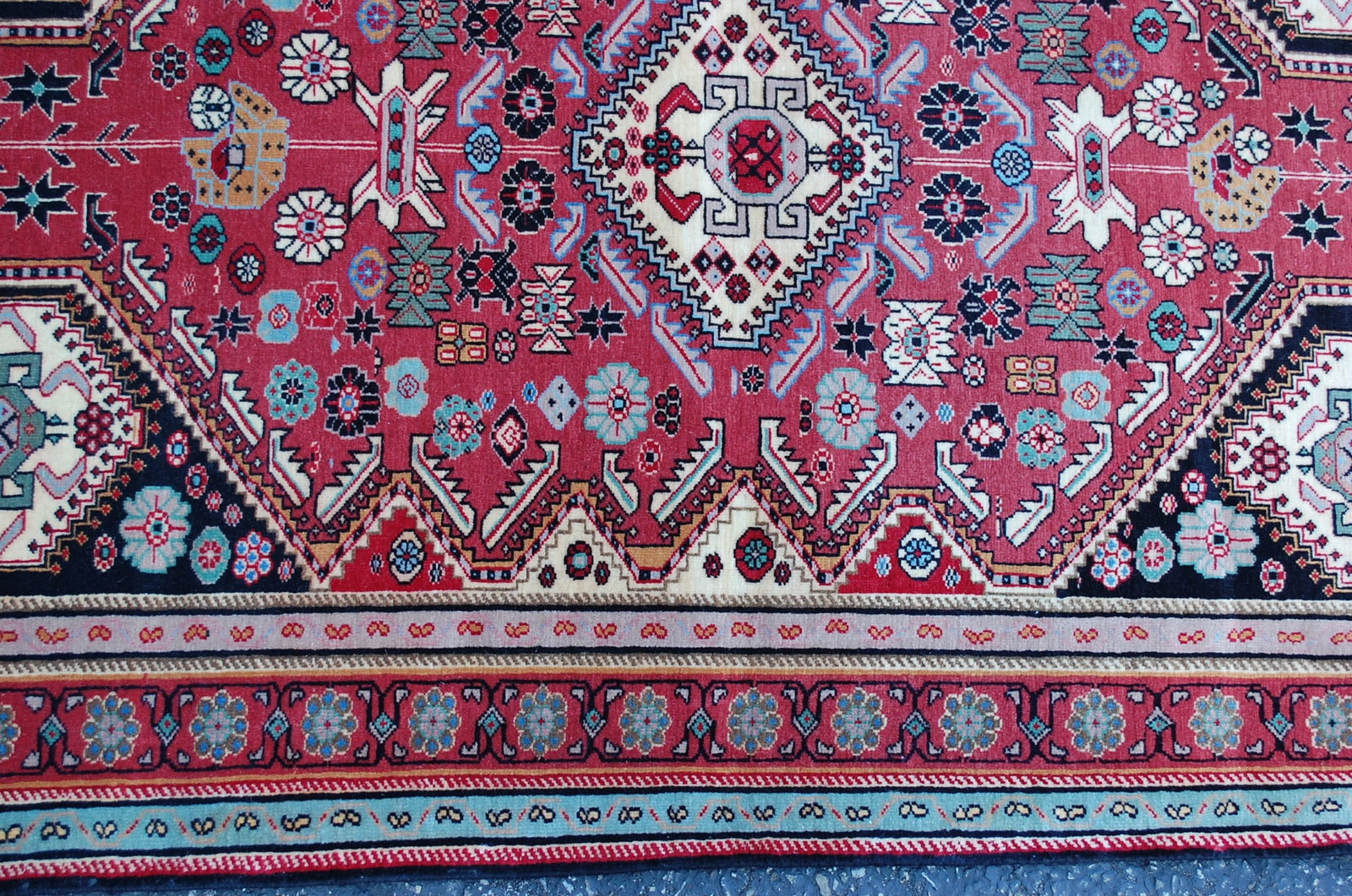PERSIAN SHERAZ RUG 3'3" X 4'10" - 8