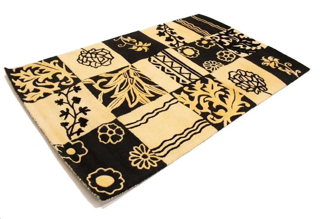Cream and Black Floral 5X8 Hand-Tufted Modern Rug - 5