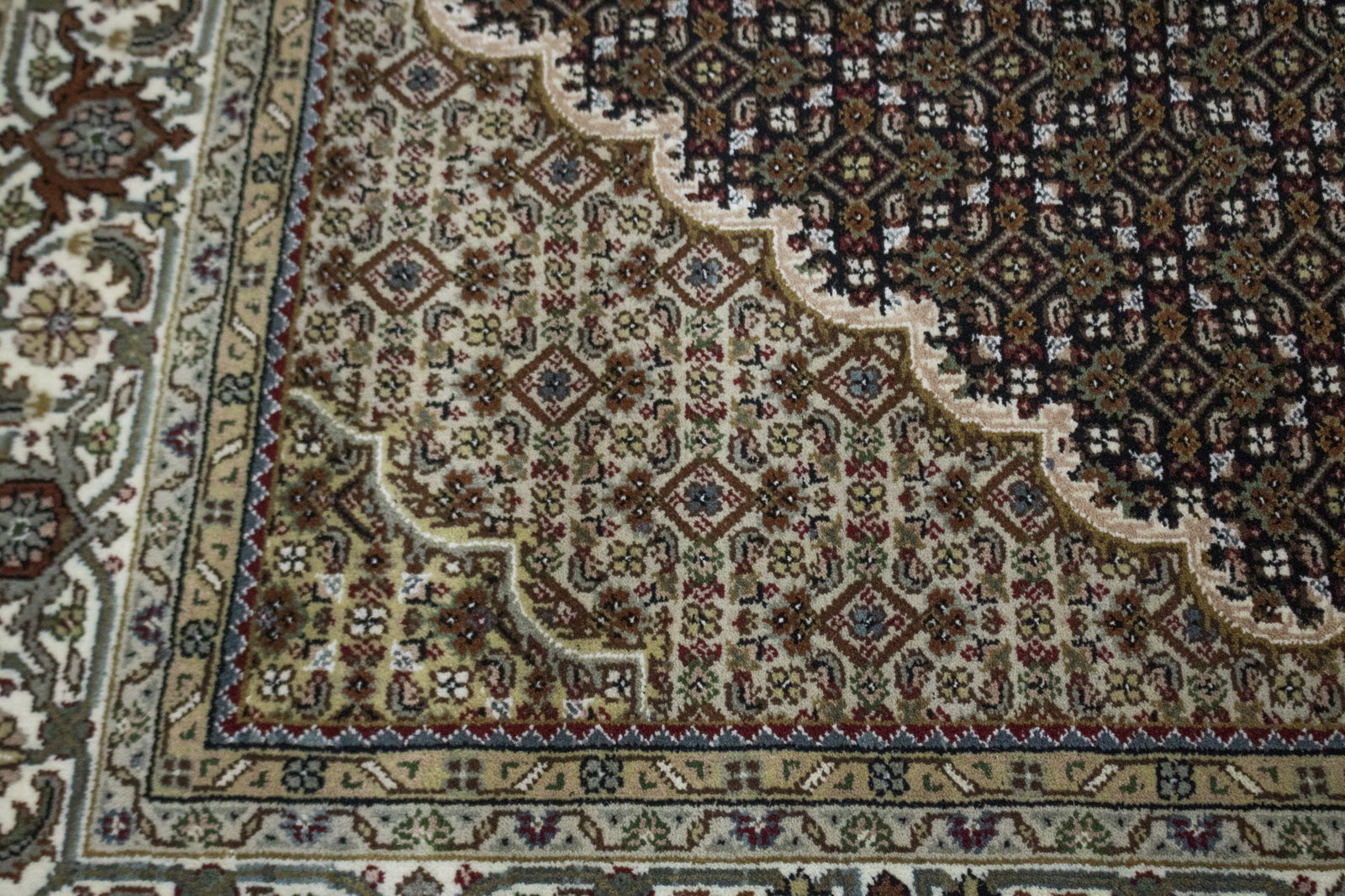 Black Floral 6X8 Tabriz Fish Mahi Oriental Rug - 9