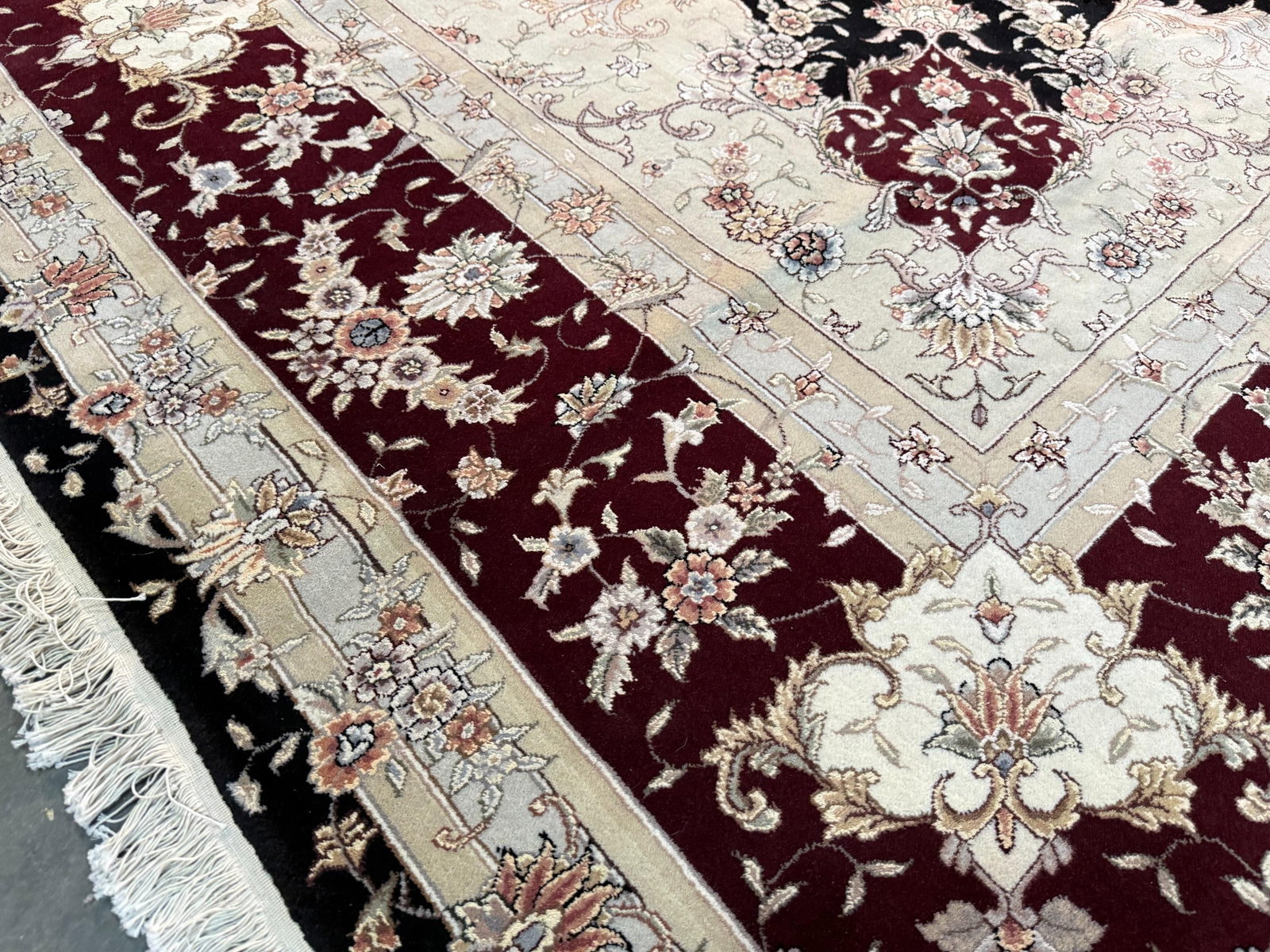 Magnificent Silk andWool Tabriz Rug 9.6x14 - 11