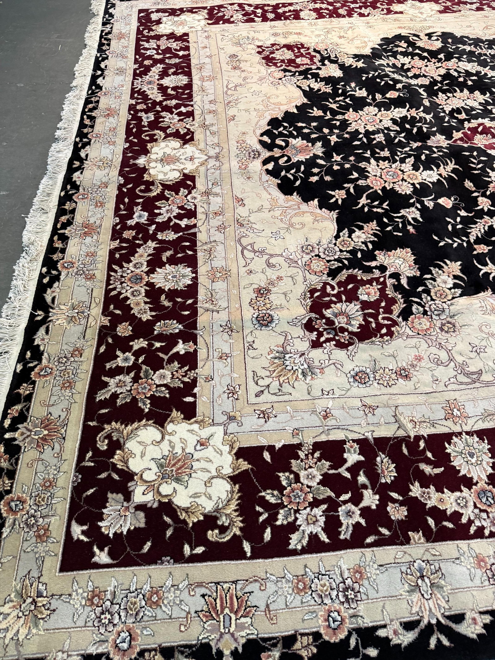 Magnificent Silk andWool Tabriz Rug 9.6x14 - 9