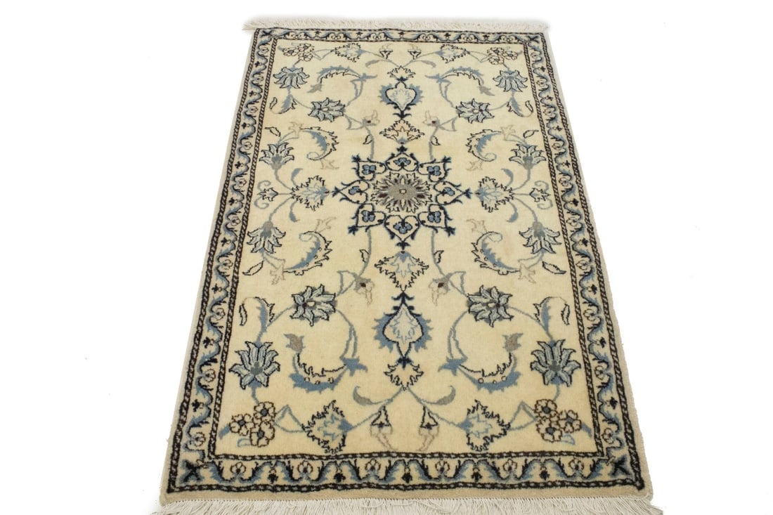 Vanilla Cream Floral Classic 3X5 Nain Persian Rug - 4