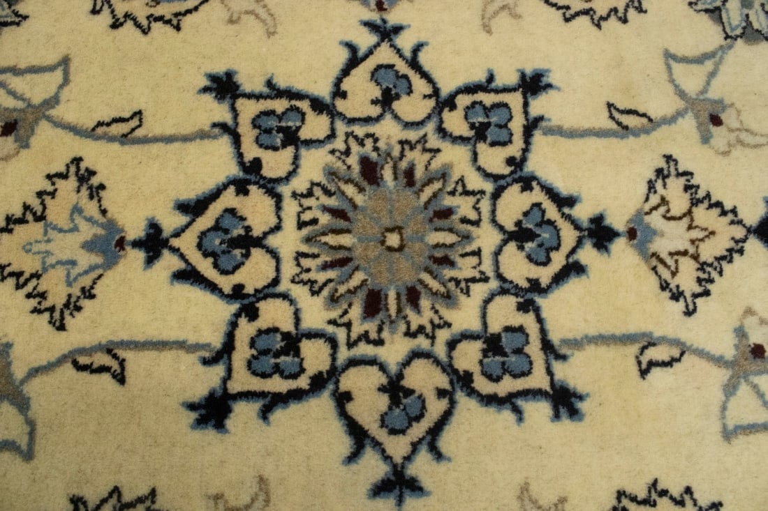 Vanilla Cream Floral Classic 3X5 Nain Persian Rug - 8