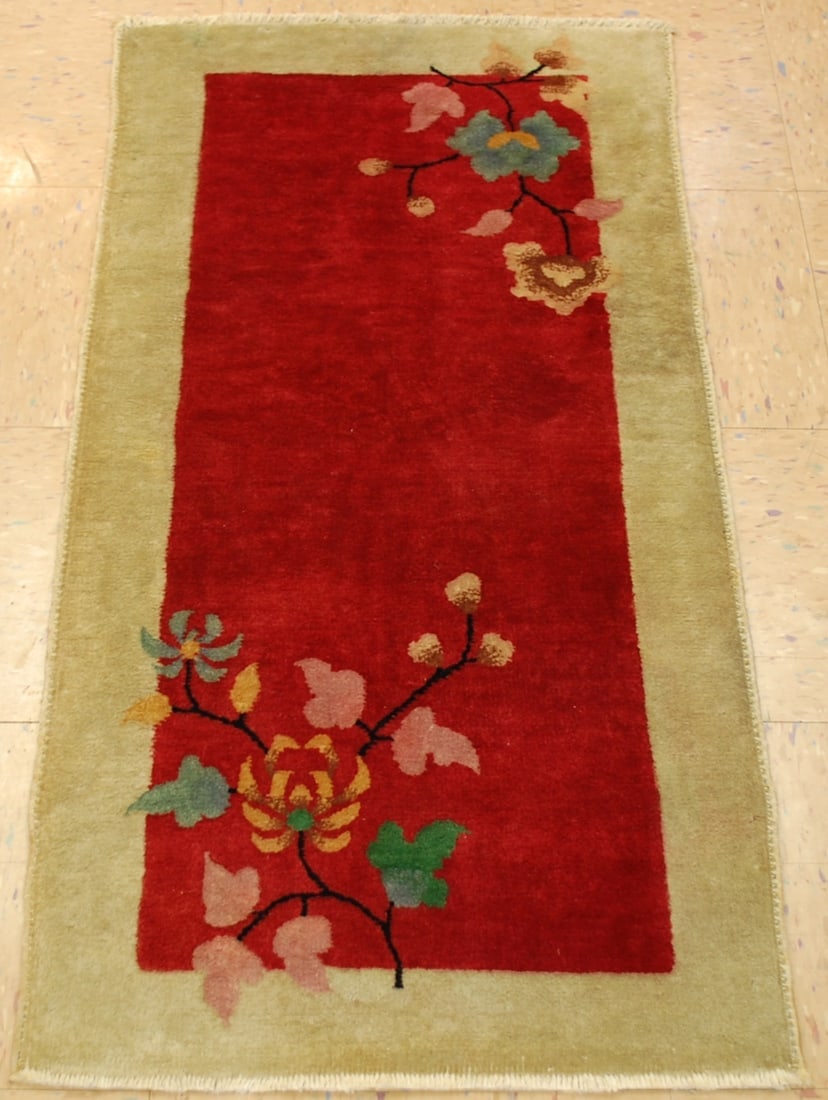 CHINESE WALTER NICHOLS RUG 2' x 3'10": Title: CHINESE WALTER NICHOLS RUG 2' x 3'10" Descritpion:ANTIQUE COLLECTORS ESTATE TREASURE ART DECO CHINESE WALTER NICHOLS RUG with exact size of 2' x 3'10" ....Detailed Chinese floral field DESIGN