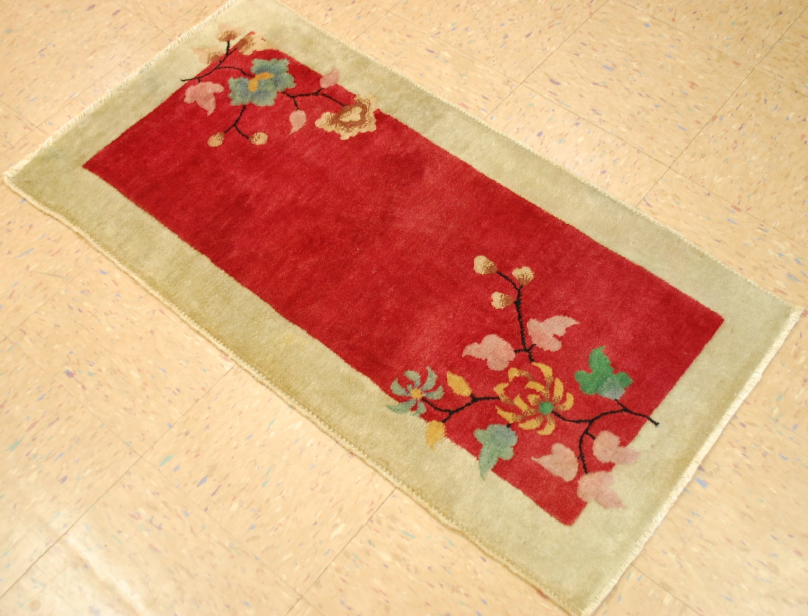 CHINESE WALTER NICHOLS RUG 2' x 3'10" - 8