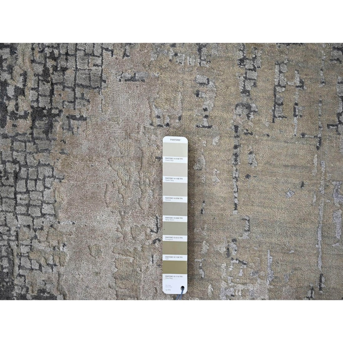 Cloud Gray, Hand Knotted, Abstract Design, Wool and Silk, Round Rug - 4