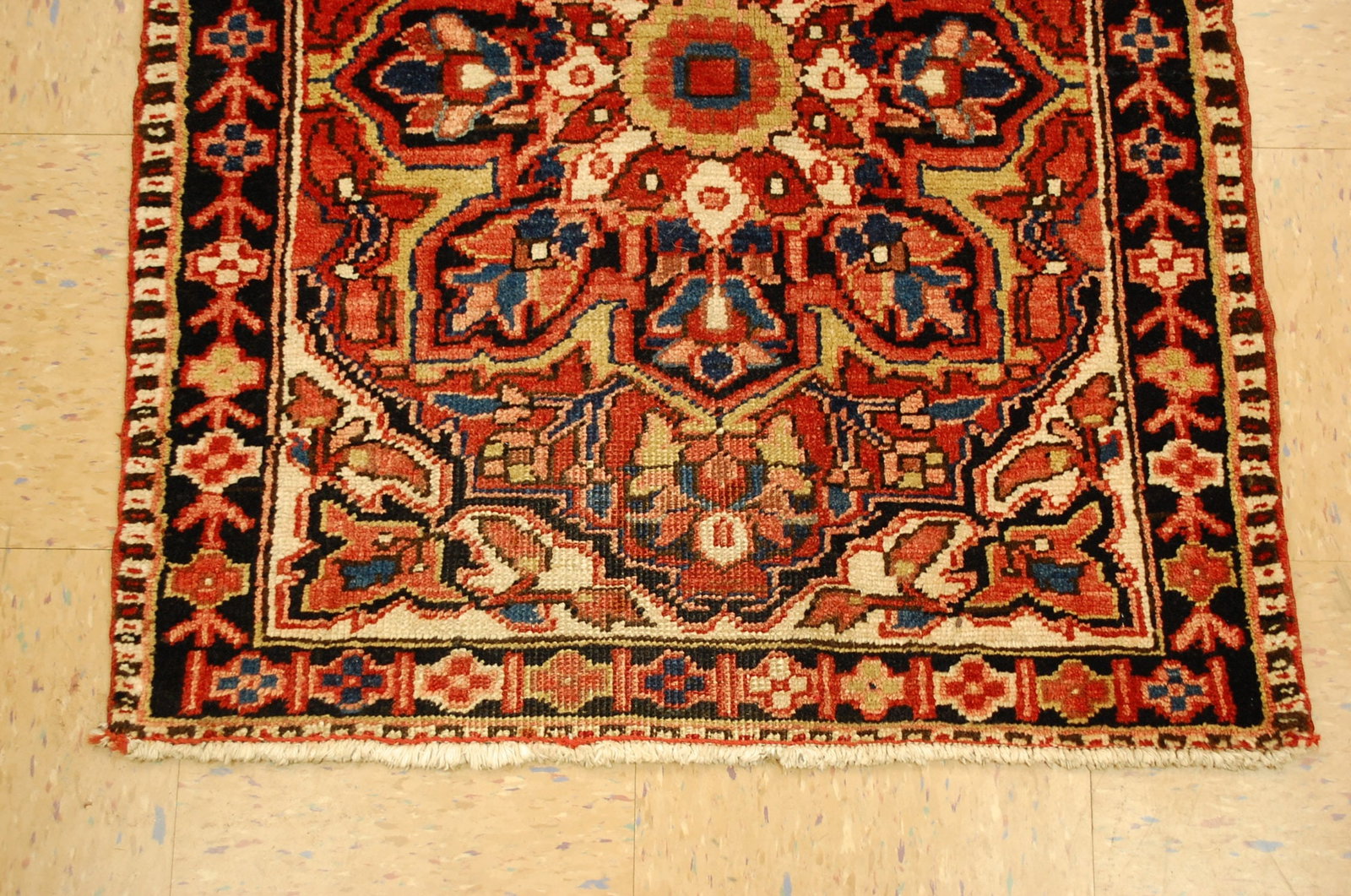 PERSIAN HERIZ RUG 2'8" x 3'3" - 2