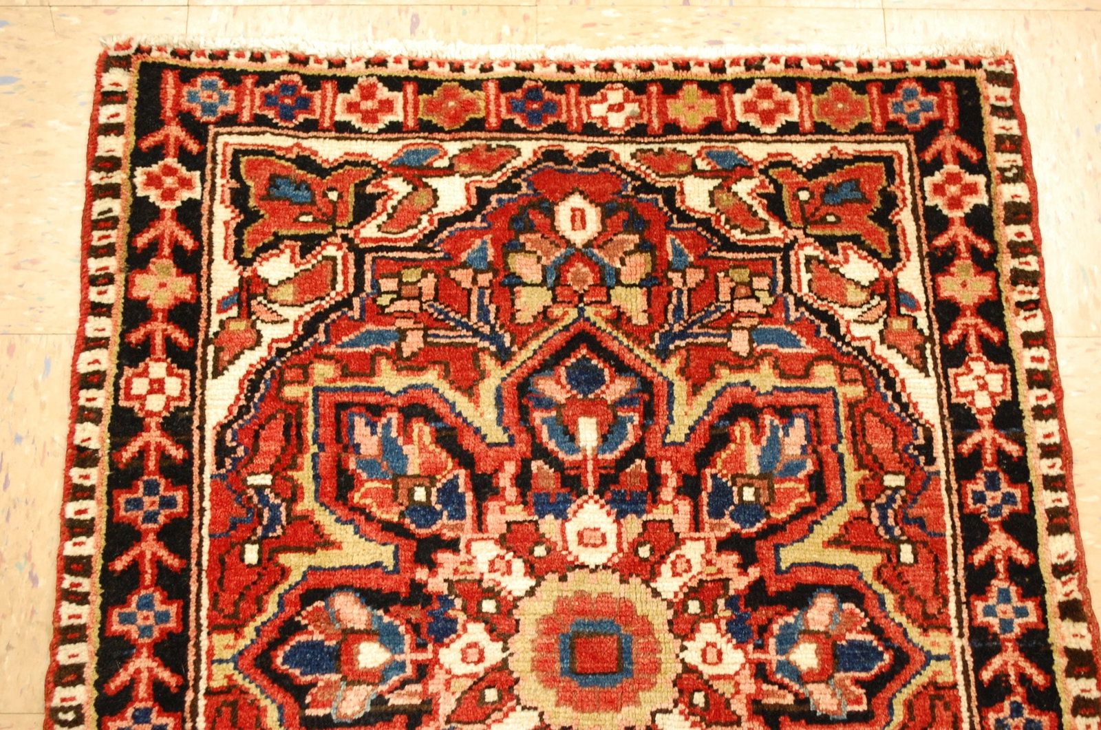 PERSIAN HERIZ RUG 2'8" x 3'3" - 3