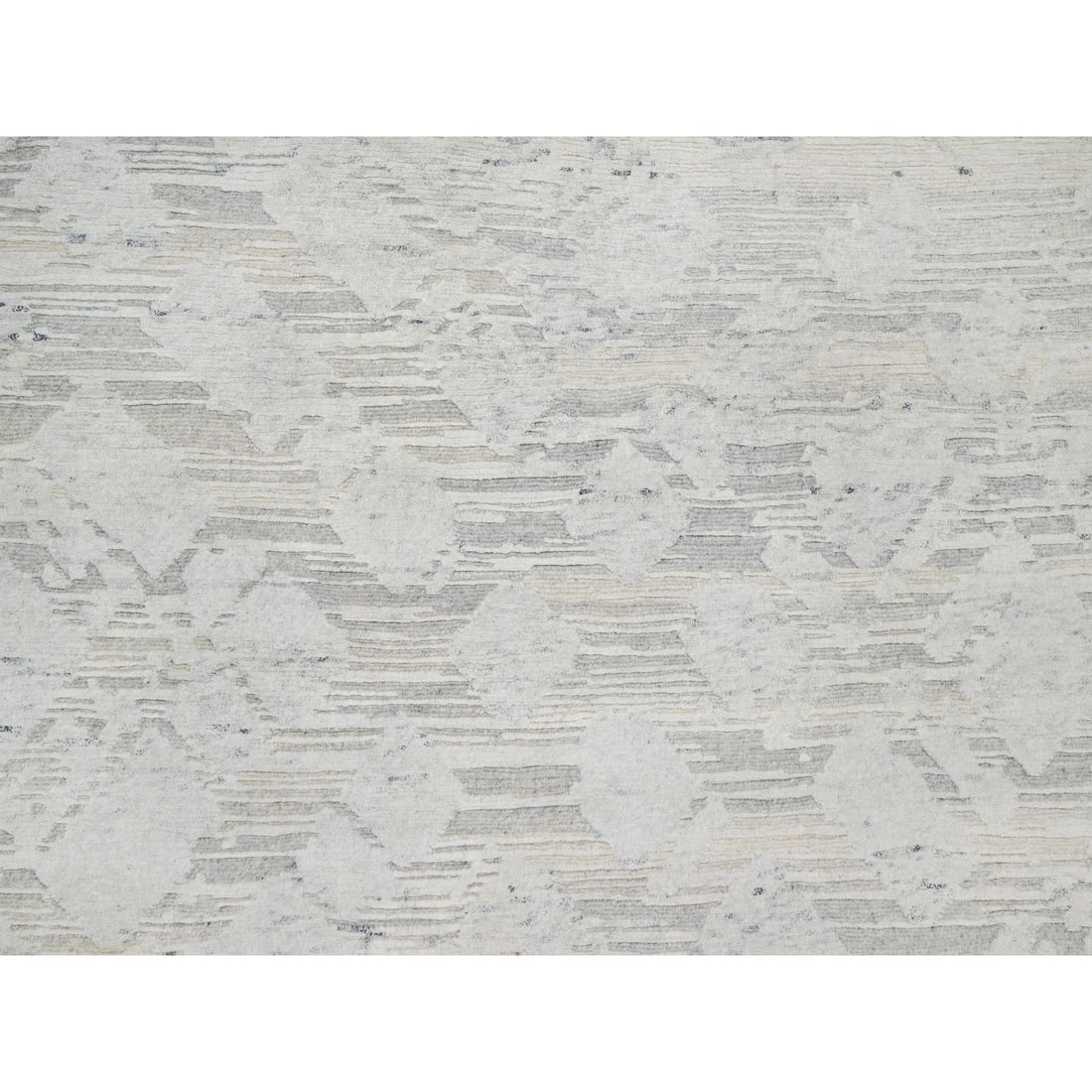 Platinum Gray, Modern, Undyed Natural Wool Hand Knotted Round Rug - 5