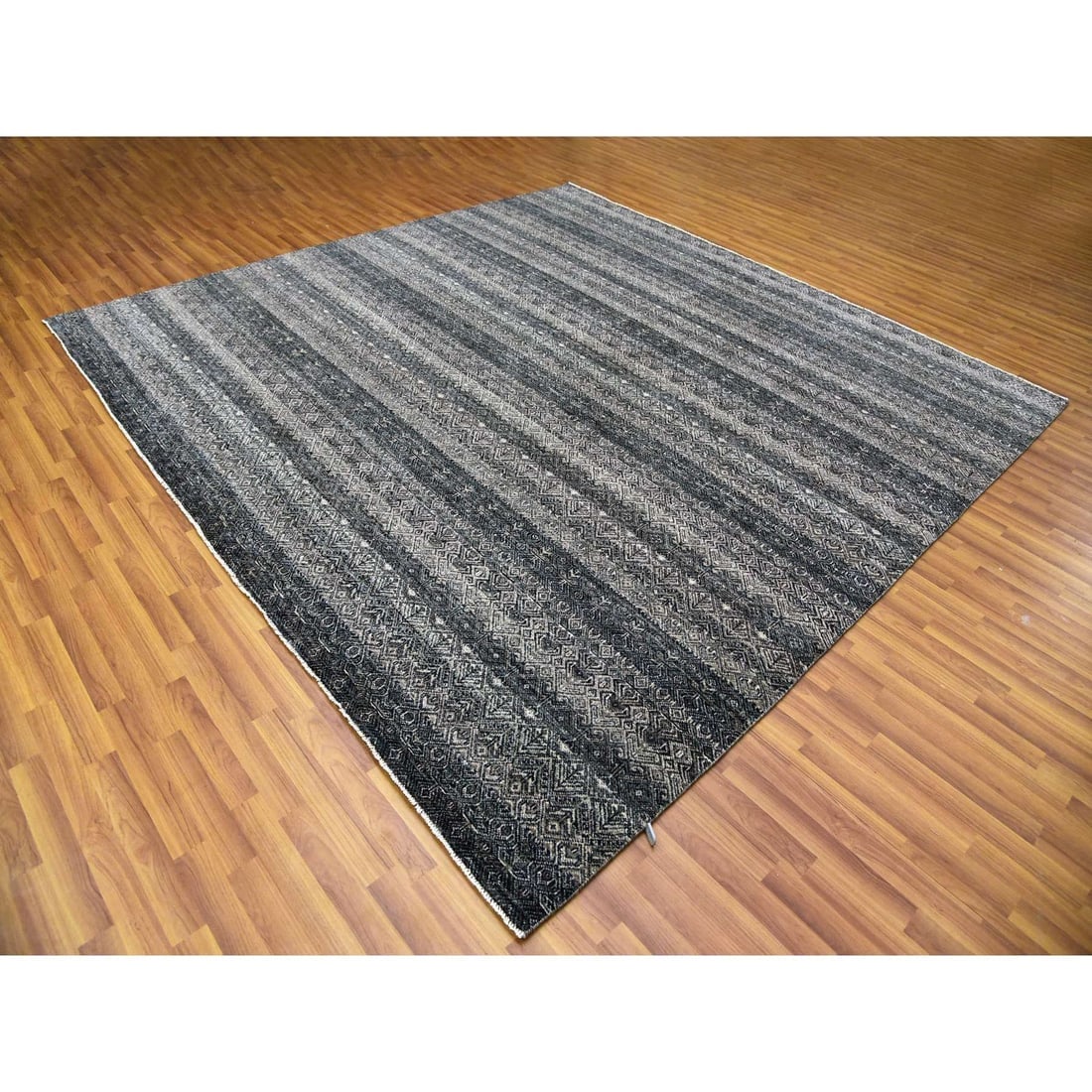 Gray, 100% Plush Wool, Hand Knotted, Kohinoor Herat Design Square Rug - 3