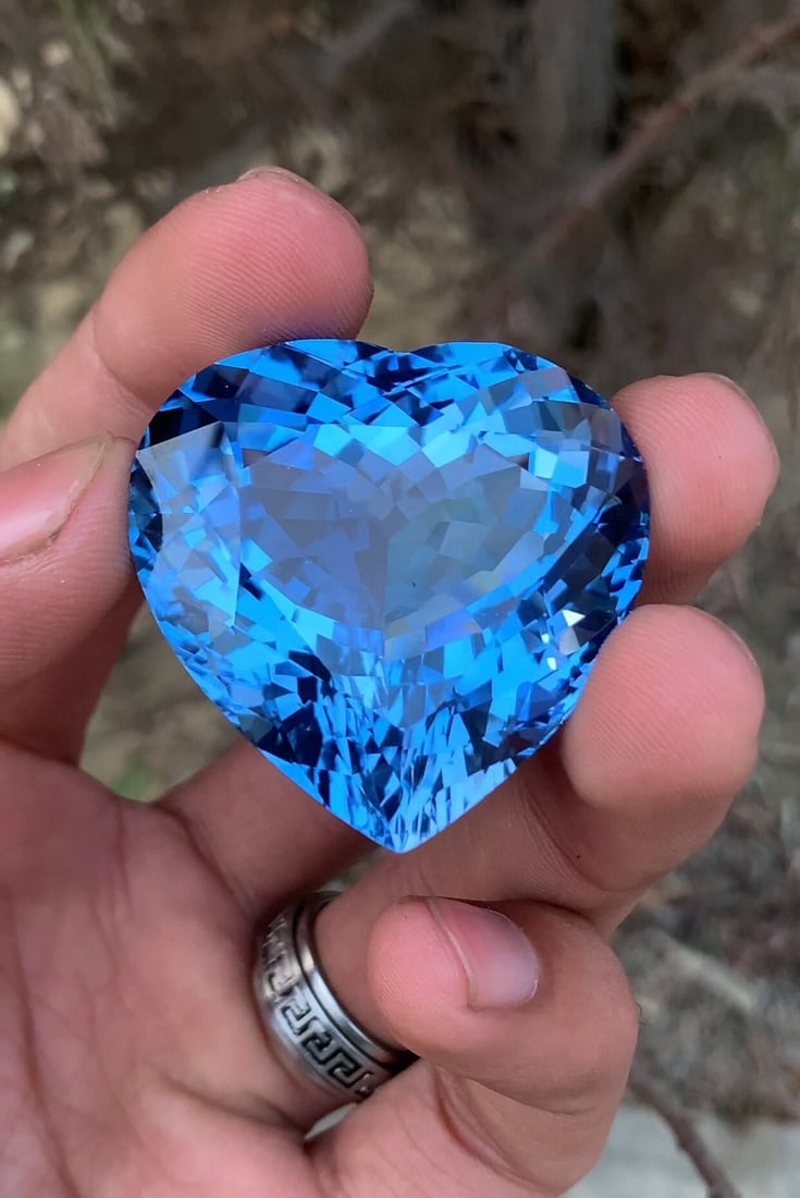 161.89 Carat Deep Blue Aquamarine Heart Cut Beryl - 4