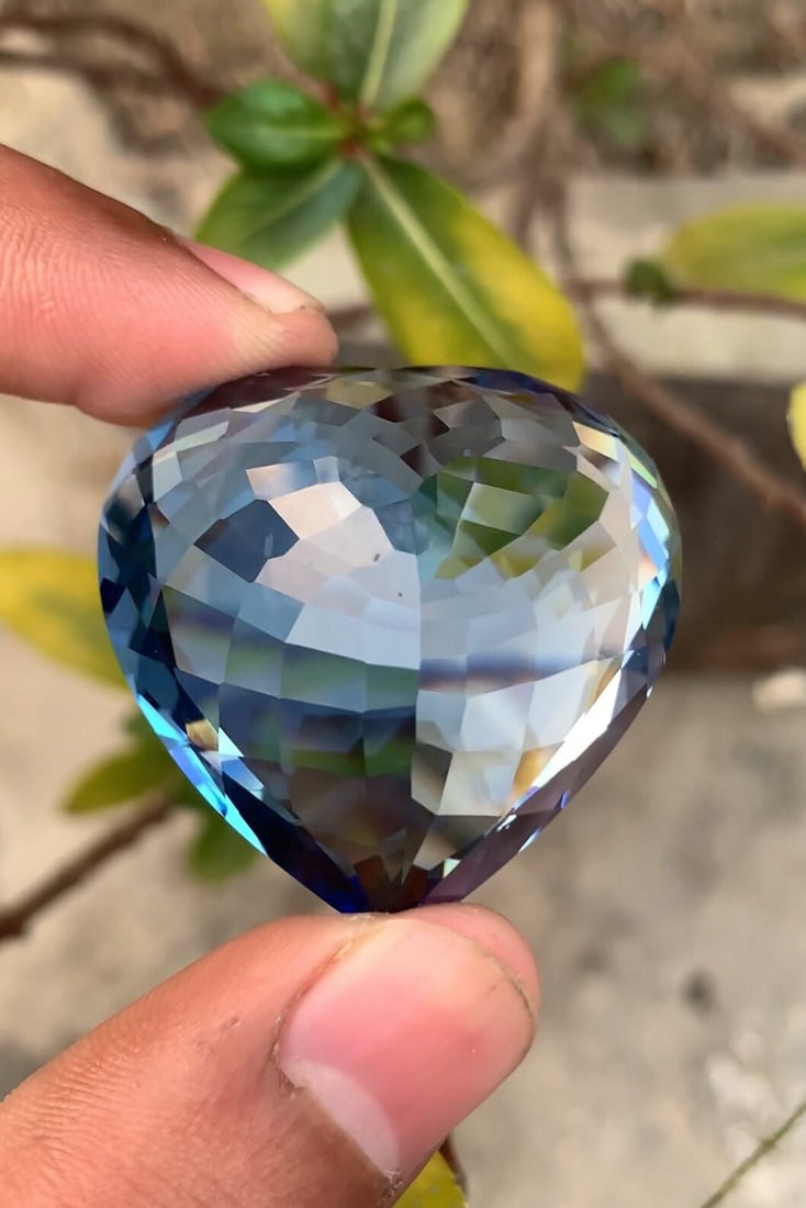 161.89 Carat Deep Blue Aquamarine Heart Cut Beryl - 6