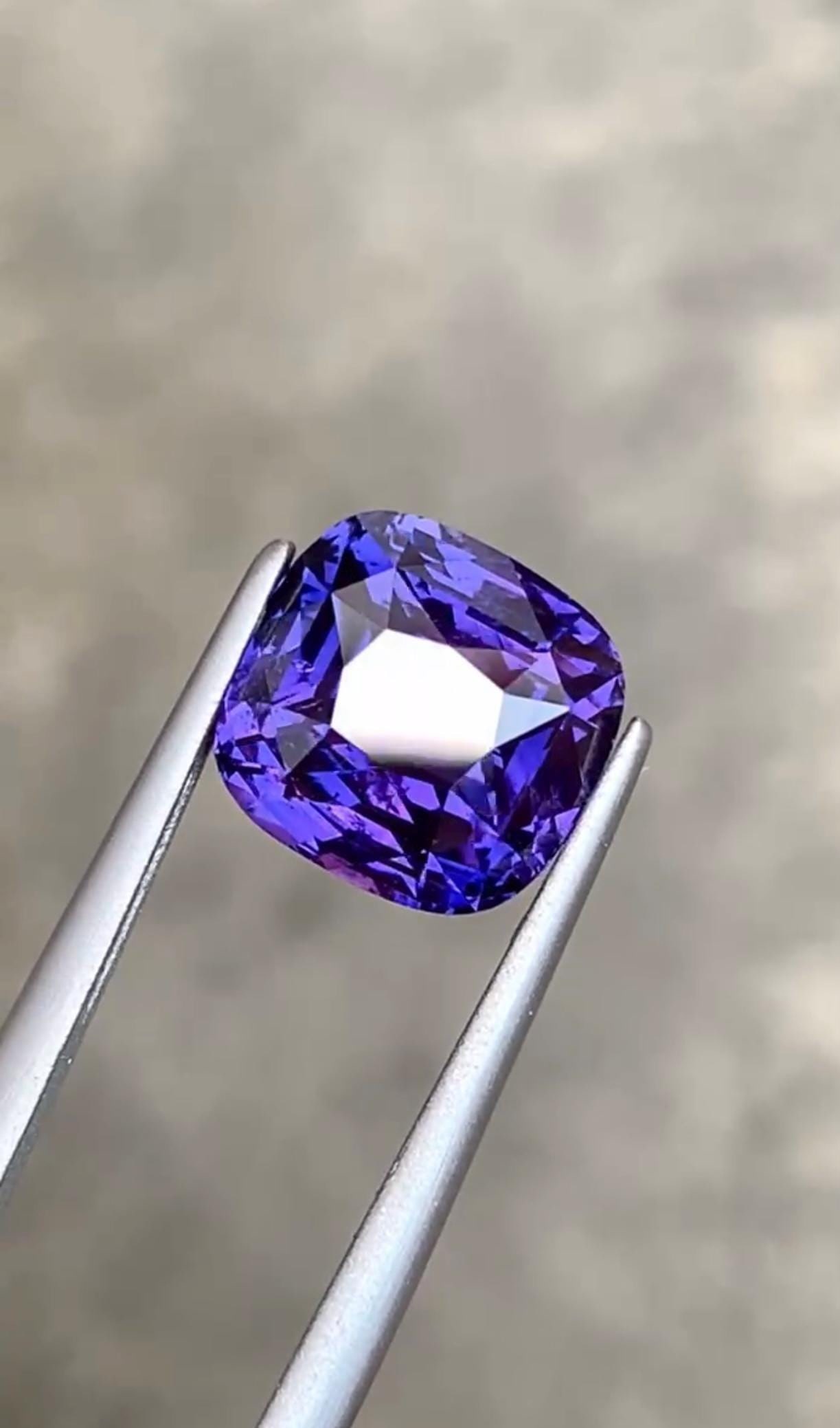 6 Carat Heated Purple Sapphire Gemstone, Brilliant Cushion Cut Stone - 2