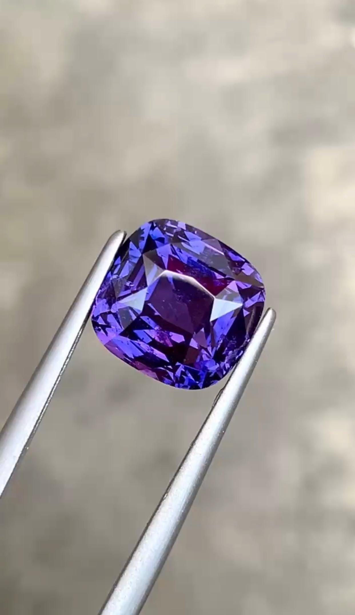 6 Carat Heated Purple Sapphire Gemstone, Brilliant Cushion Cut Stone - 3