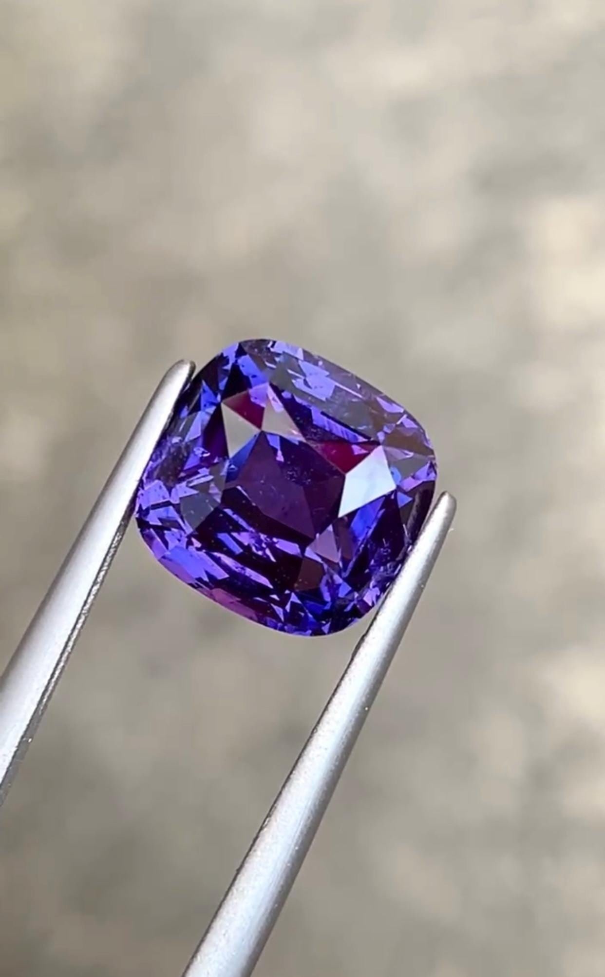 6 Carat Heated Purple Sapphire Gemstone, Brilliant Cushion Cut Stone - 4