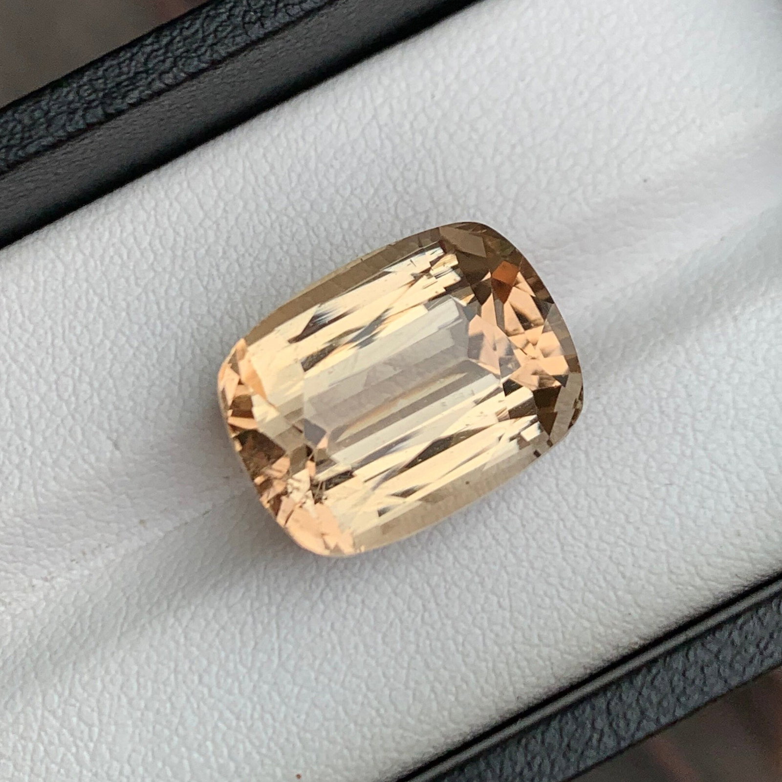 Handmade Golden Topaz Loose Gemstone: Faceted Cushion Cut, 24.40 Carat - 3