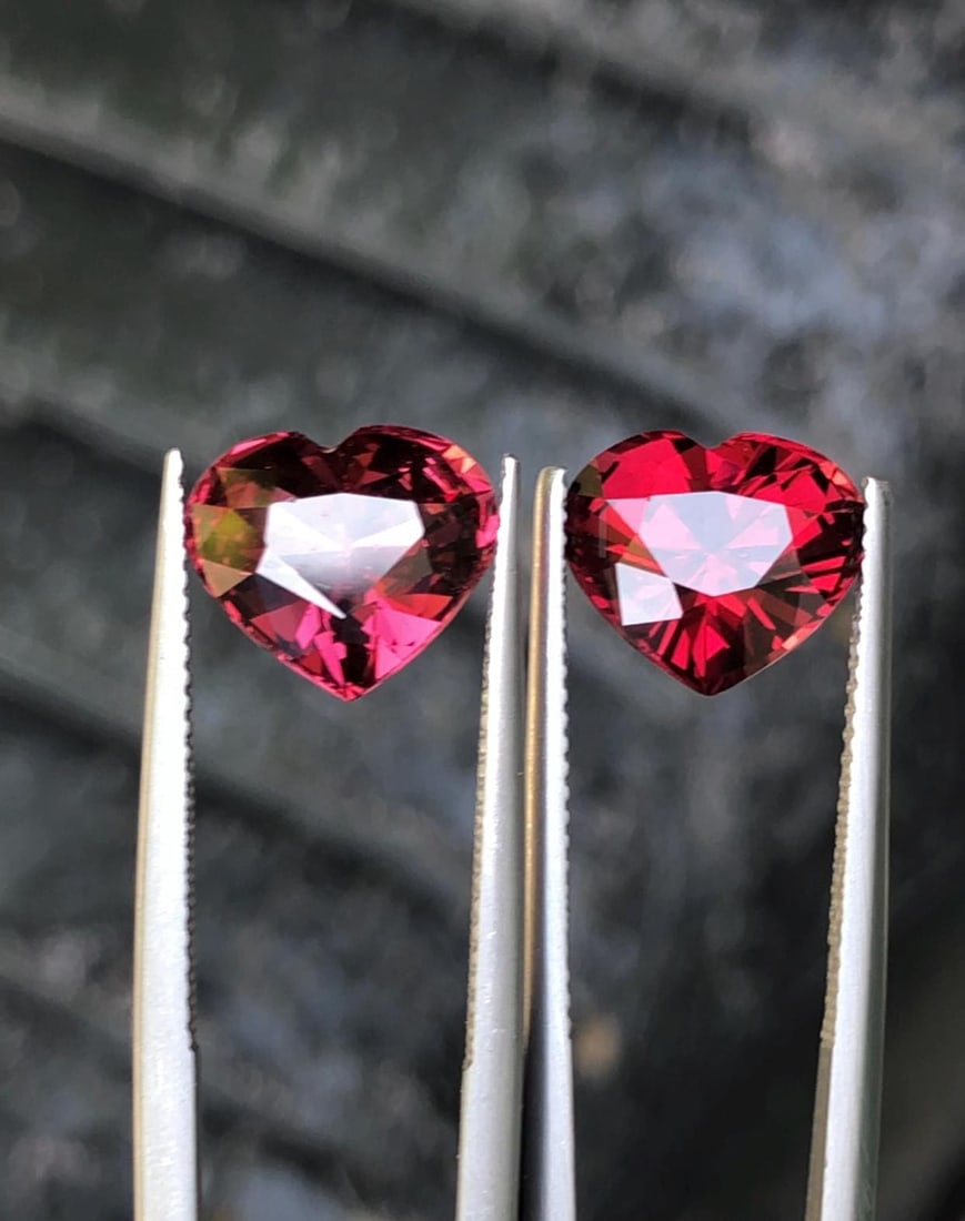 Purplish Pink And Reddish Pink Garnet Pair Heart Shape Gemstone For Earrings - 9.905 Carat - 2