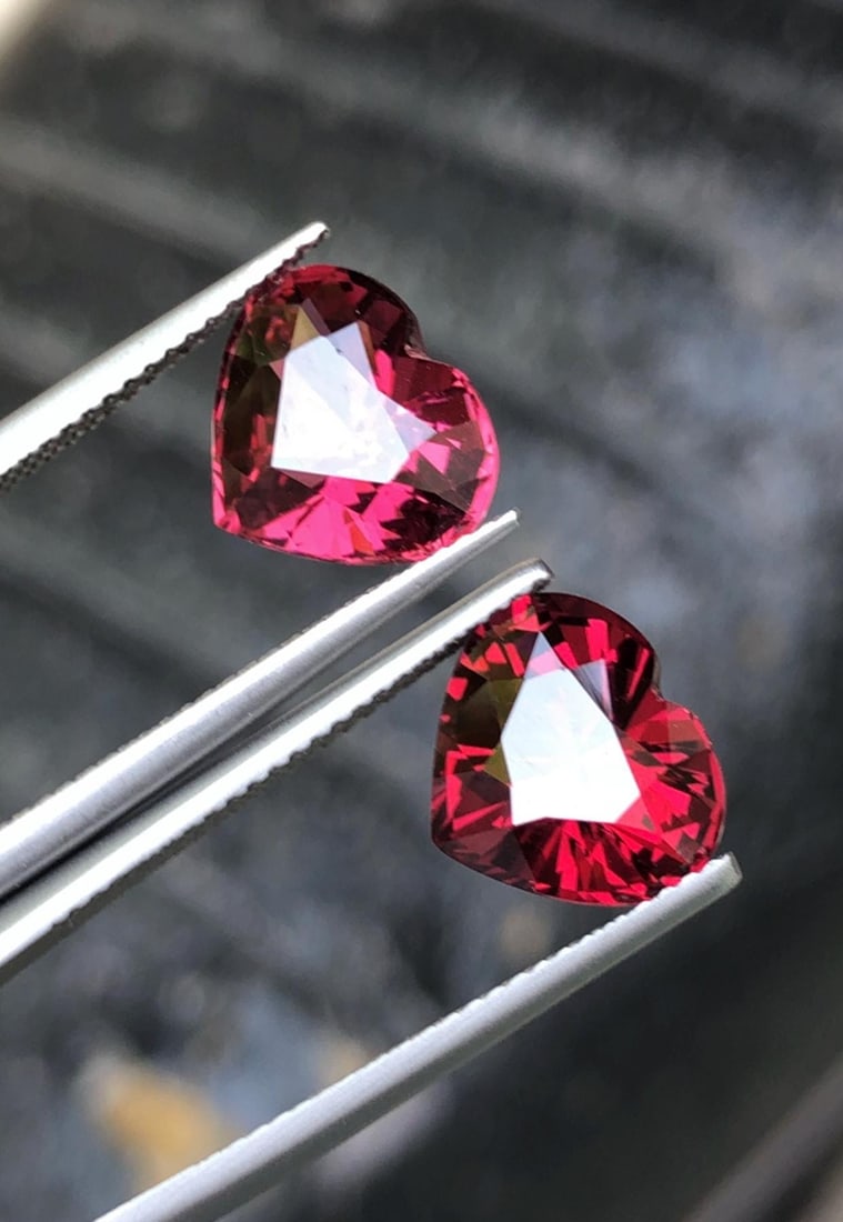 Purplish Pink And Reddish Pink Garnet Pair Heart Shape Gemstone For Earrings - 9.905 Carat - 3