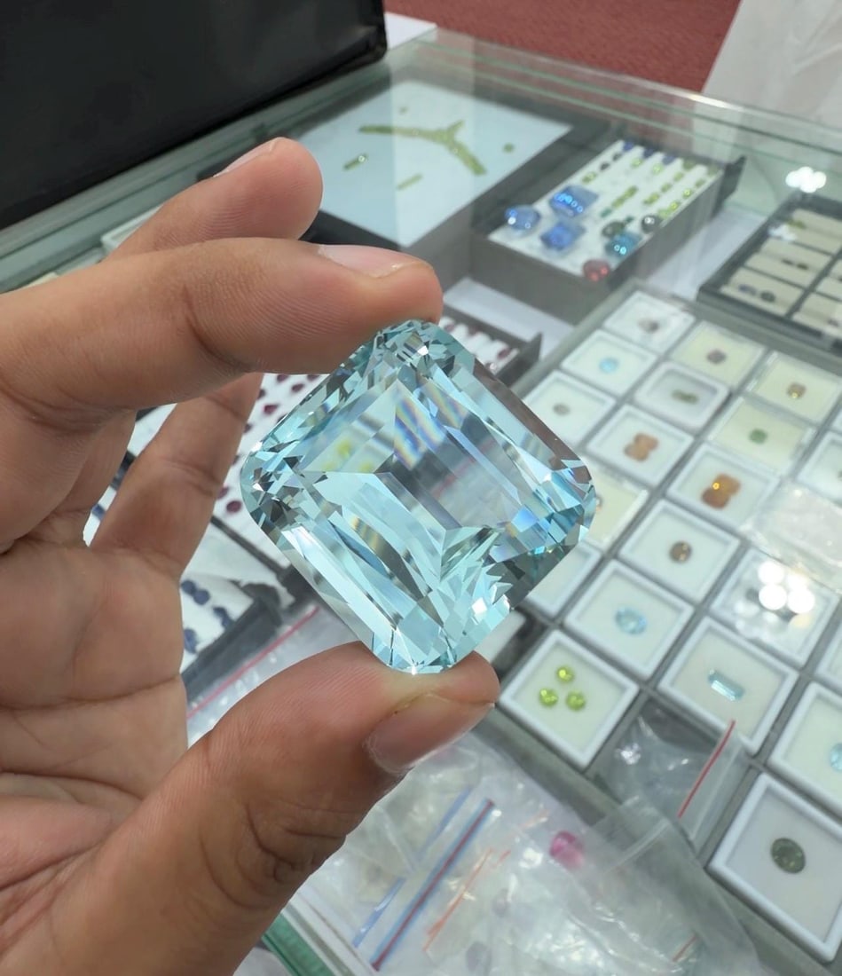 Light Blue Natural Aquamarine Gemstone, Cuhsion Cut Collectors Quality Gigantic Aquamarine Gemstone - 7