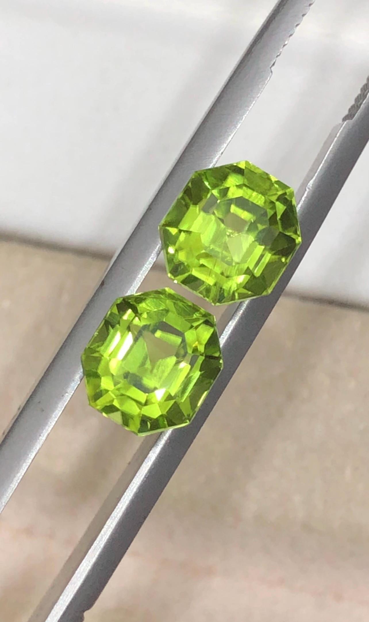 Jewelry Size Natural Green Peridot Pair Emerald Gemstone From Sapat Valley - 3.460 Carat - 2