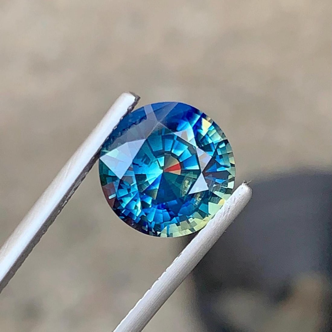 4.05 CT Normal Heat Teal Sapphire Gemstone , Round Diamond Cut,Madagascar - 3