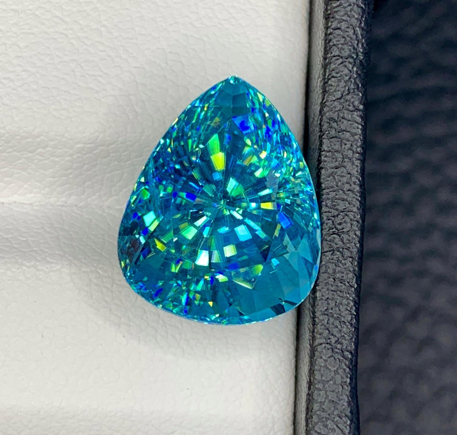 Natural Cambodia Blue Zircon 18.28 Carat Loose Gemstone - Large Faceted Blue Zircon for Ring Pendant - 3