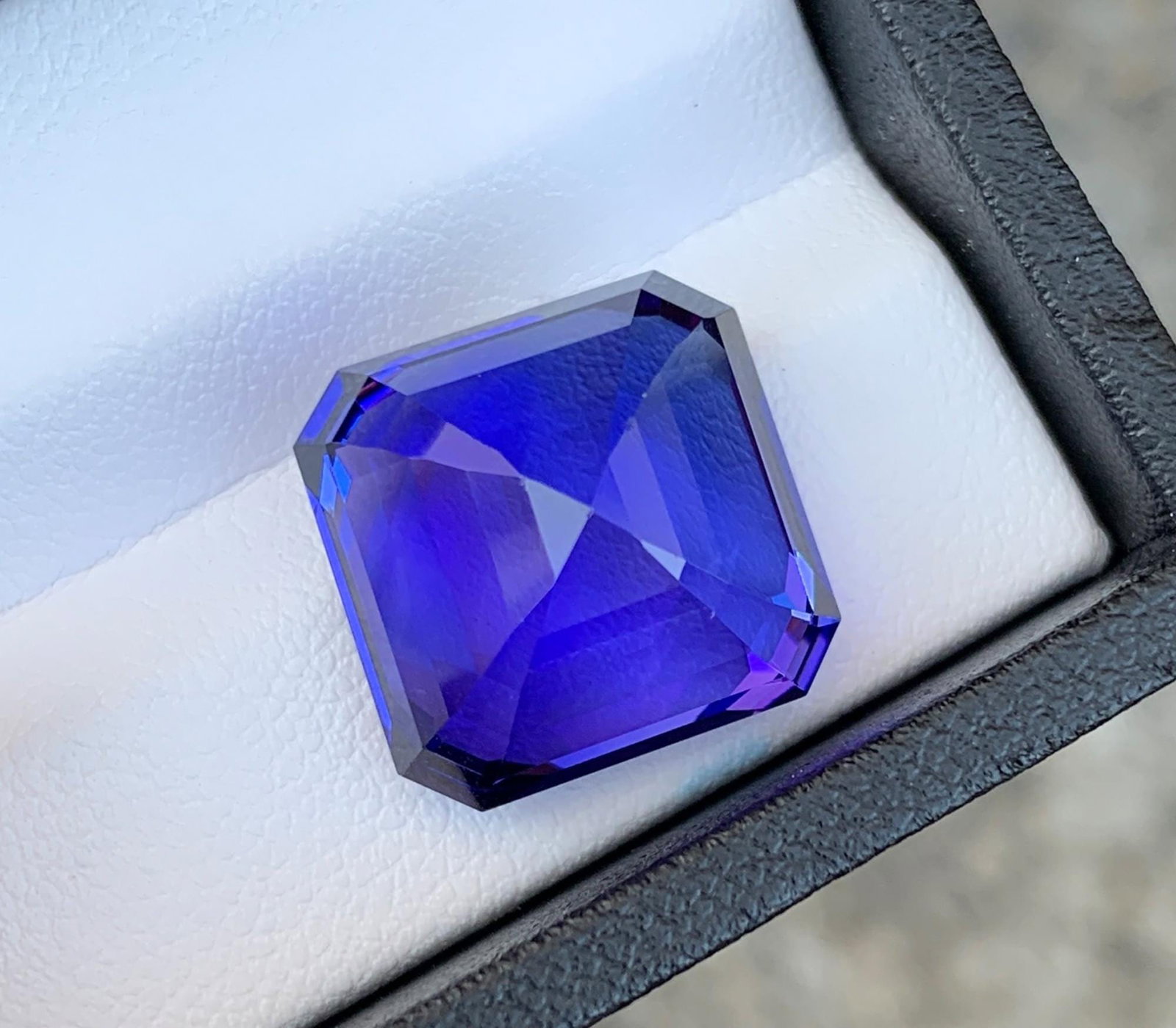 Natural AAA Tanzanite Loose Gemstone Asscher Shape For Making Jewelry 20.50 CTs: Highlights Supplies for making crafts Materials: Gemstone: Tanzanite Natural Tanzanite Loose Gemstone Cushion Shape Ring size For Making Jewelry Gemstone :-Natural Blue Tanzanite Shape :- Cushion