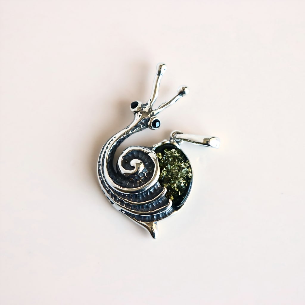Amber Snail Pendant in Sterling Silver - 4