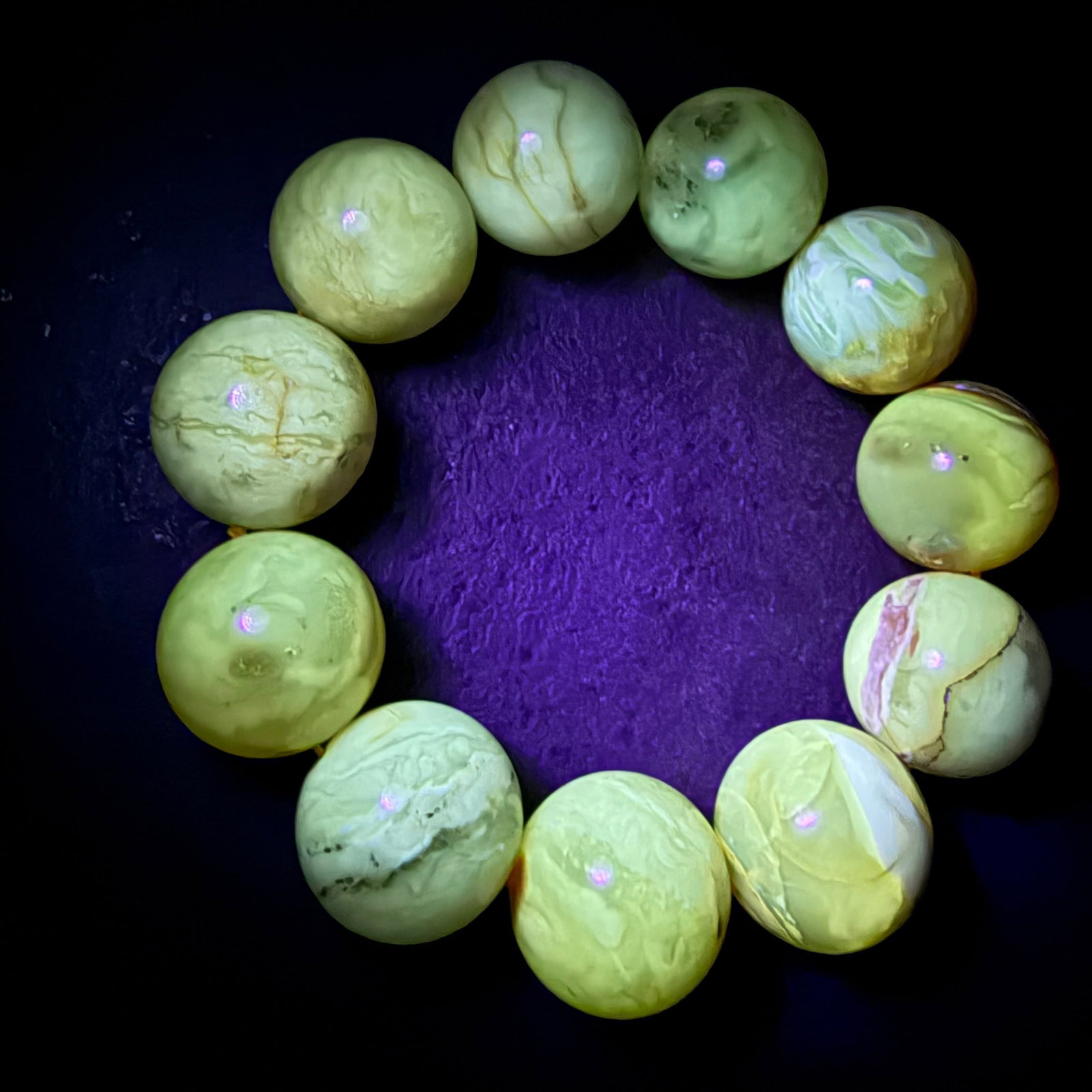 Delightful Vintage Amber Bracelet - 10