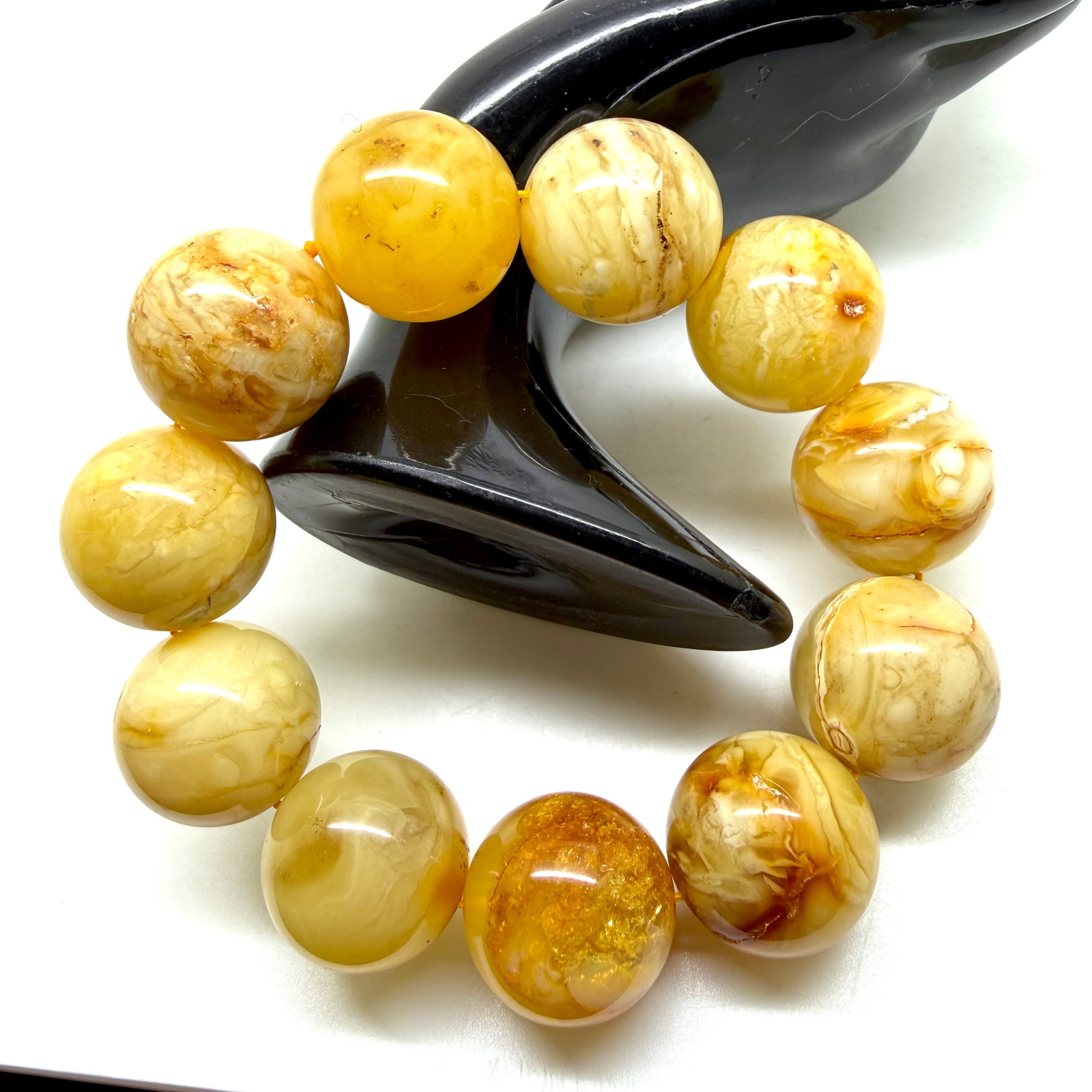 Delightful Vintage Amber Bracelet - 2