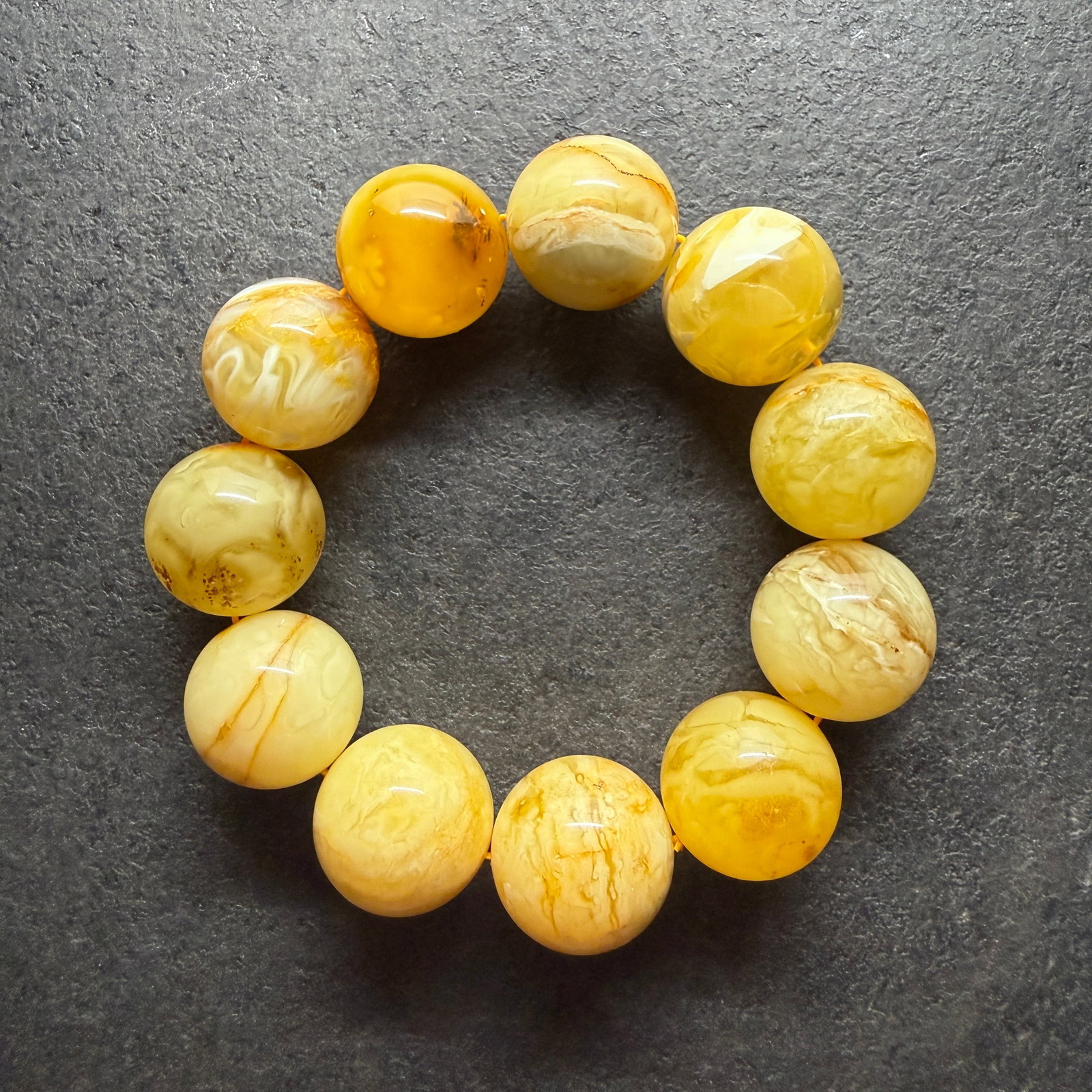 Delightful Vintage Amber Bracelet - 3
