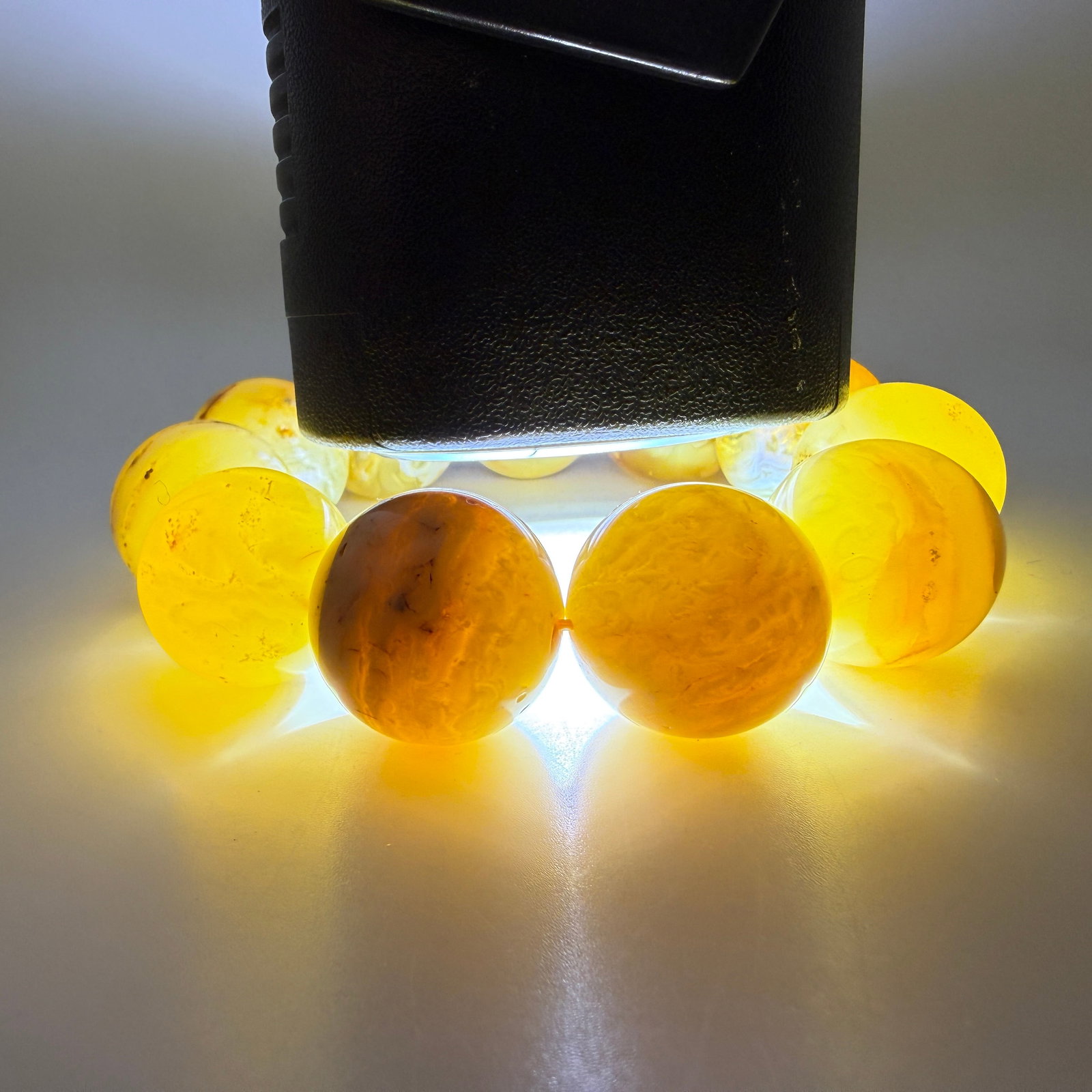Delightful Vintage Amber Bracelet - 4