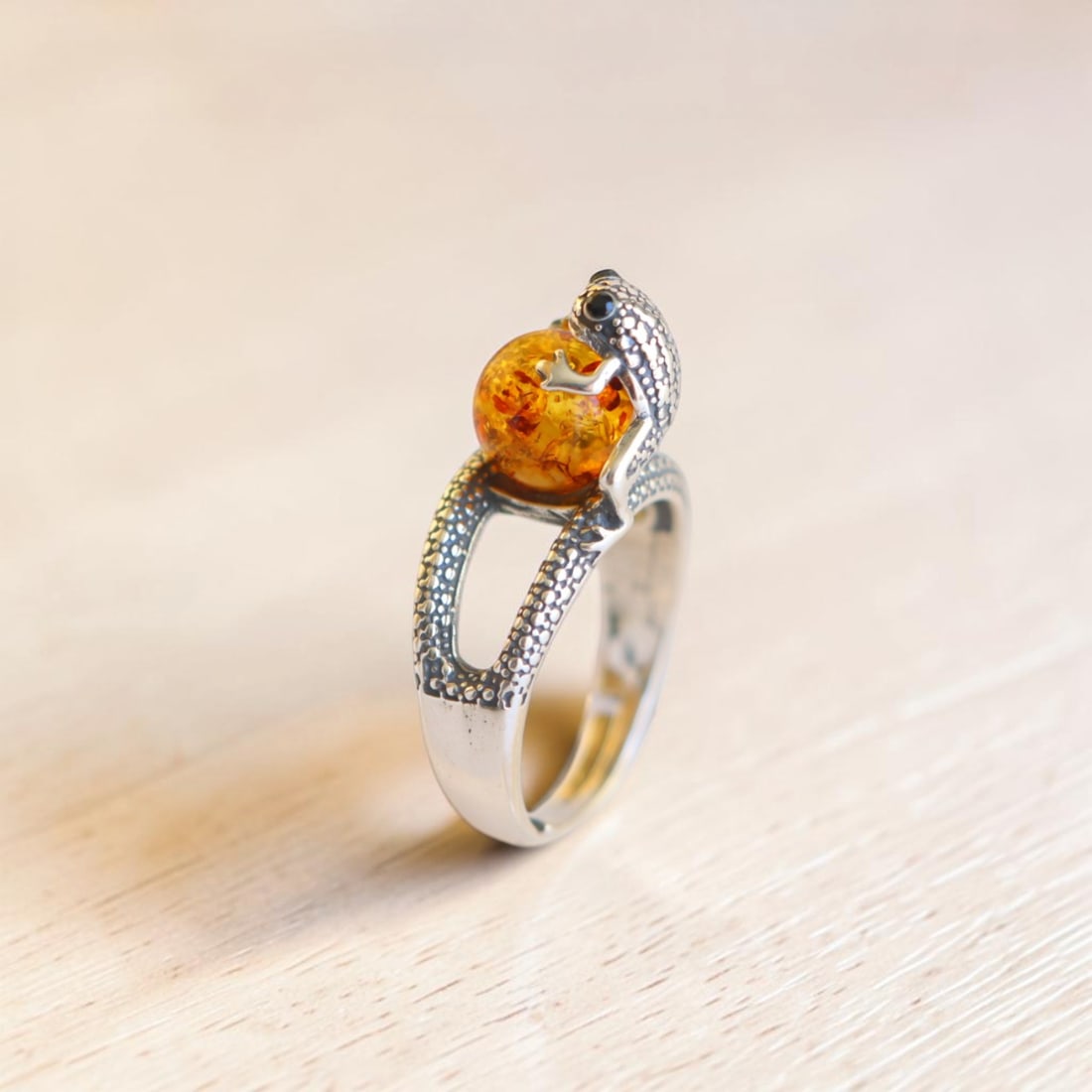 Frog Ring With Baltic Amber in Sterling Silver - 2