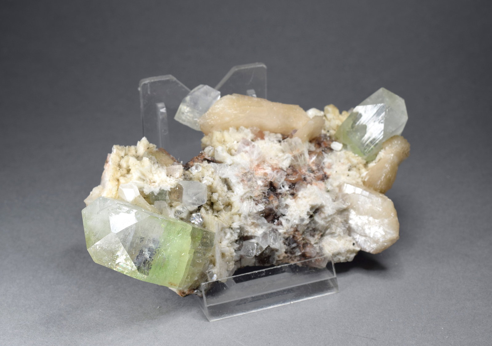 Fine Apophyllite and stilbite on trap matrix - 2
