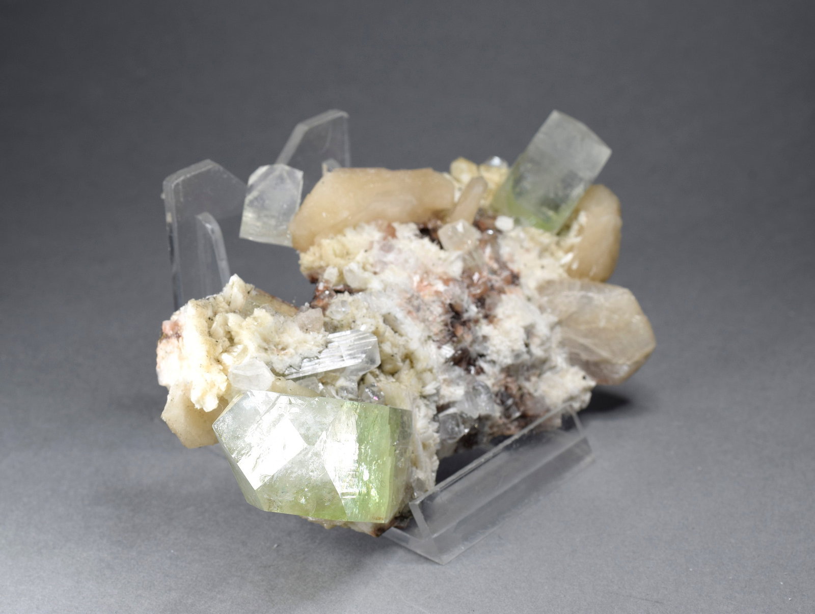 Fine Apophyllite and stilbite on trap matrix - 3
