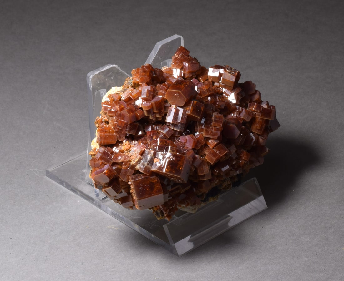Chunky Vanadinite Cluster on matrix: Title: Chunky Vanadinite Cluster on matrix Origin: Morocco Size: 8 x 5 x 3 cm Description: Beautiful vanadinite with very shiny red crystals. From the 2019 find. 192 g Reserve: $250.00 Shipping: