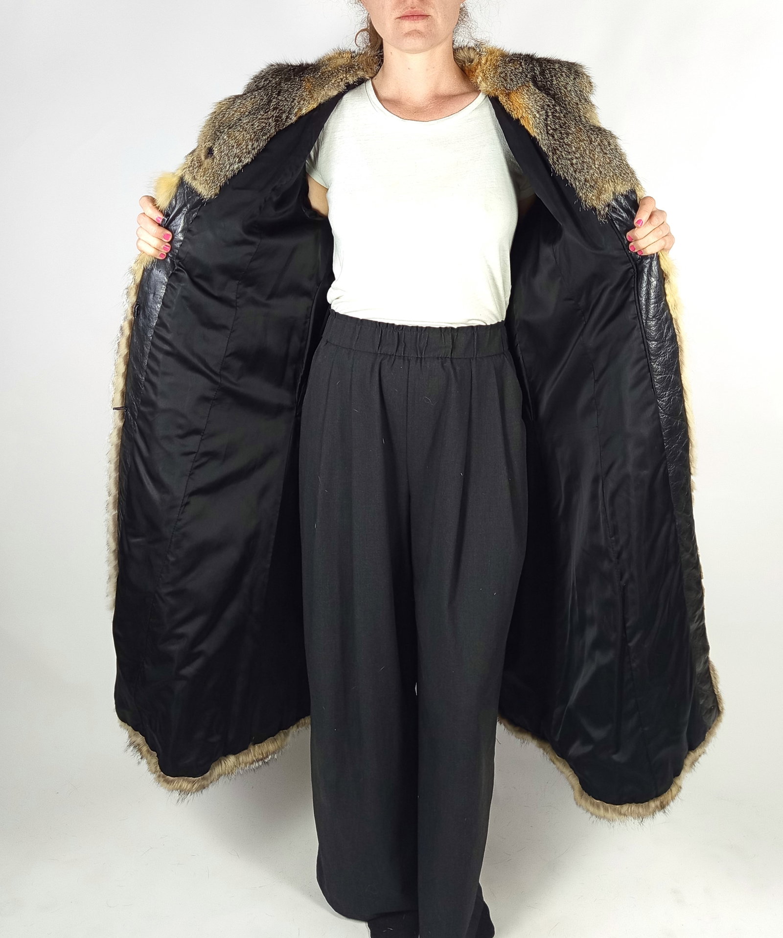 LONG GREY FOX FUR COAT EU: S ; US: 6 - 8